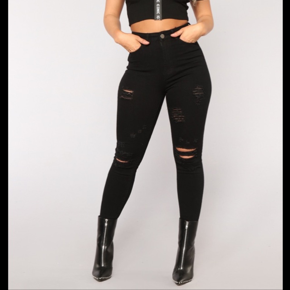 Fashion Nova High Rise Distressed Jeans Size 3